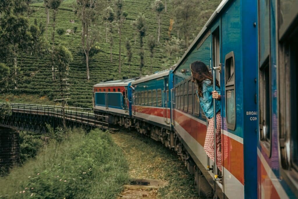 cuanto cuesta viajar sri lanka transporte tren economico