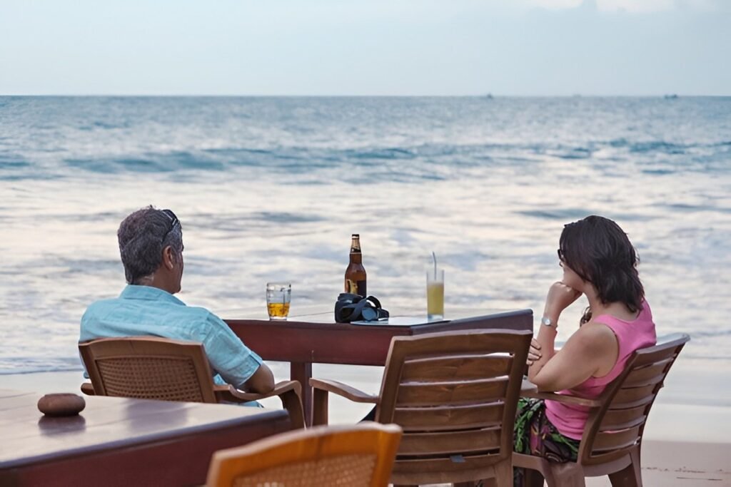 Playa de Unawatuna para parejas en la costa sur de Sri Lanka