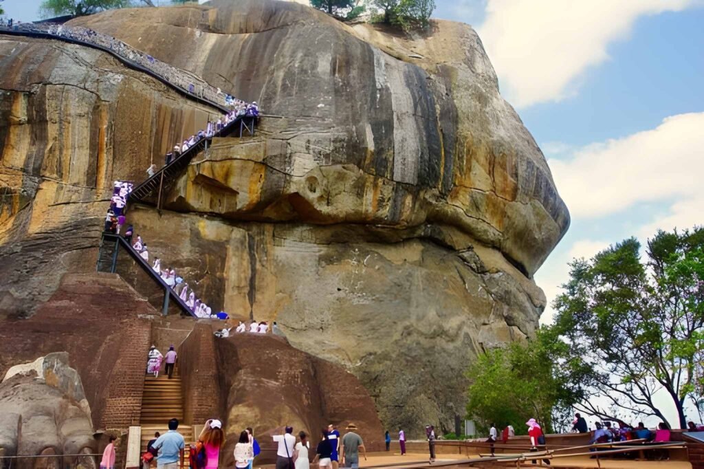 sigiriya sri lanka escaleras subida cumbre