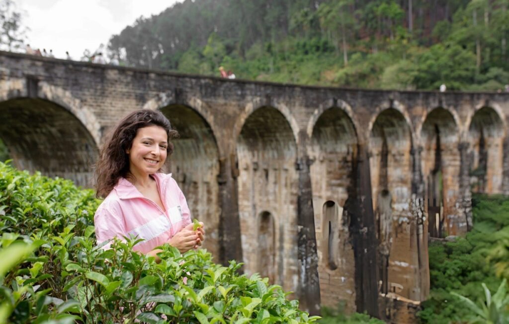 Ella Sri Lanka Puente Nueve Arcos plantaciones té tren panorámico guía español