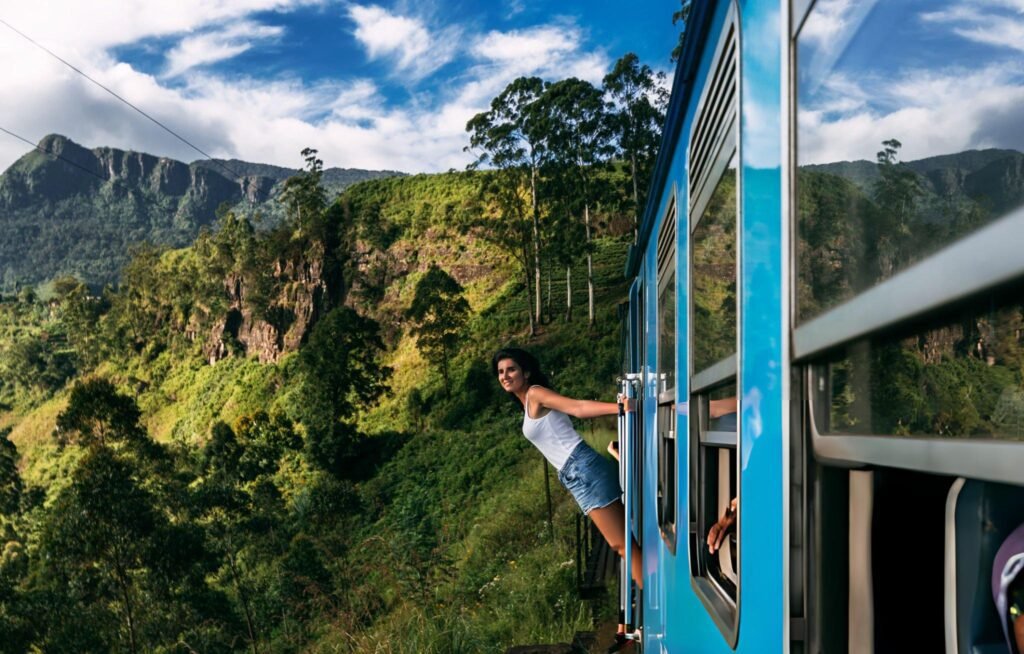 tren Kandy Ella Sri Lanka plantaciones té montaña segunda clase ventana